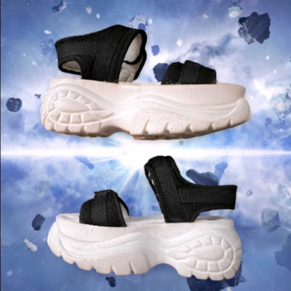 Urban Outfitters Sandals Platform Black White Velcro Strap Size 6 Chunky Y2K